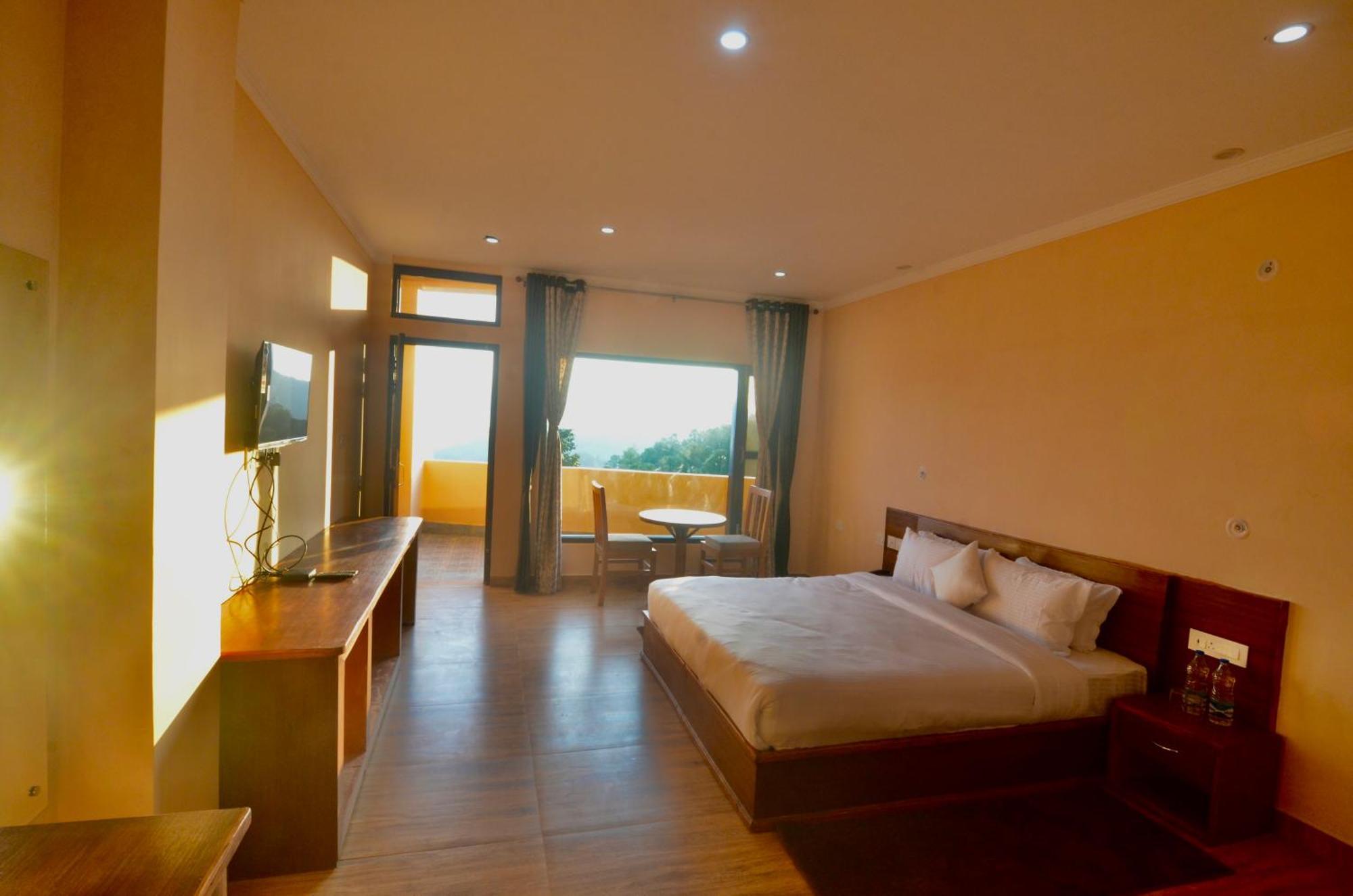 Uttarakhand Resort Kausani Bagian luar foto