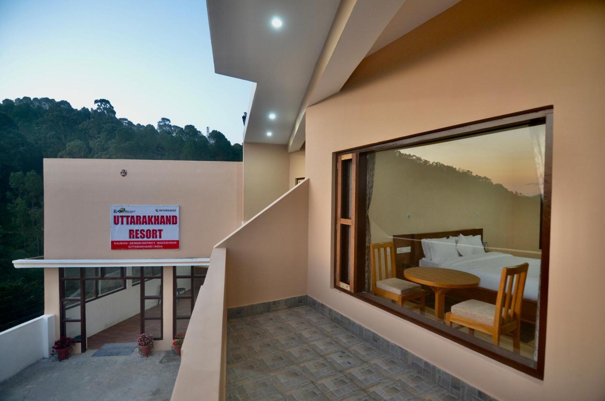 Uttarakhand Resort Kausani Bagian luar foto