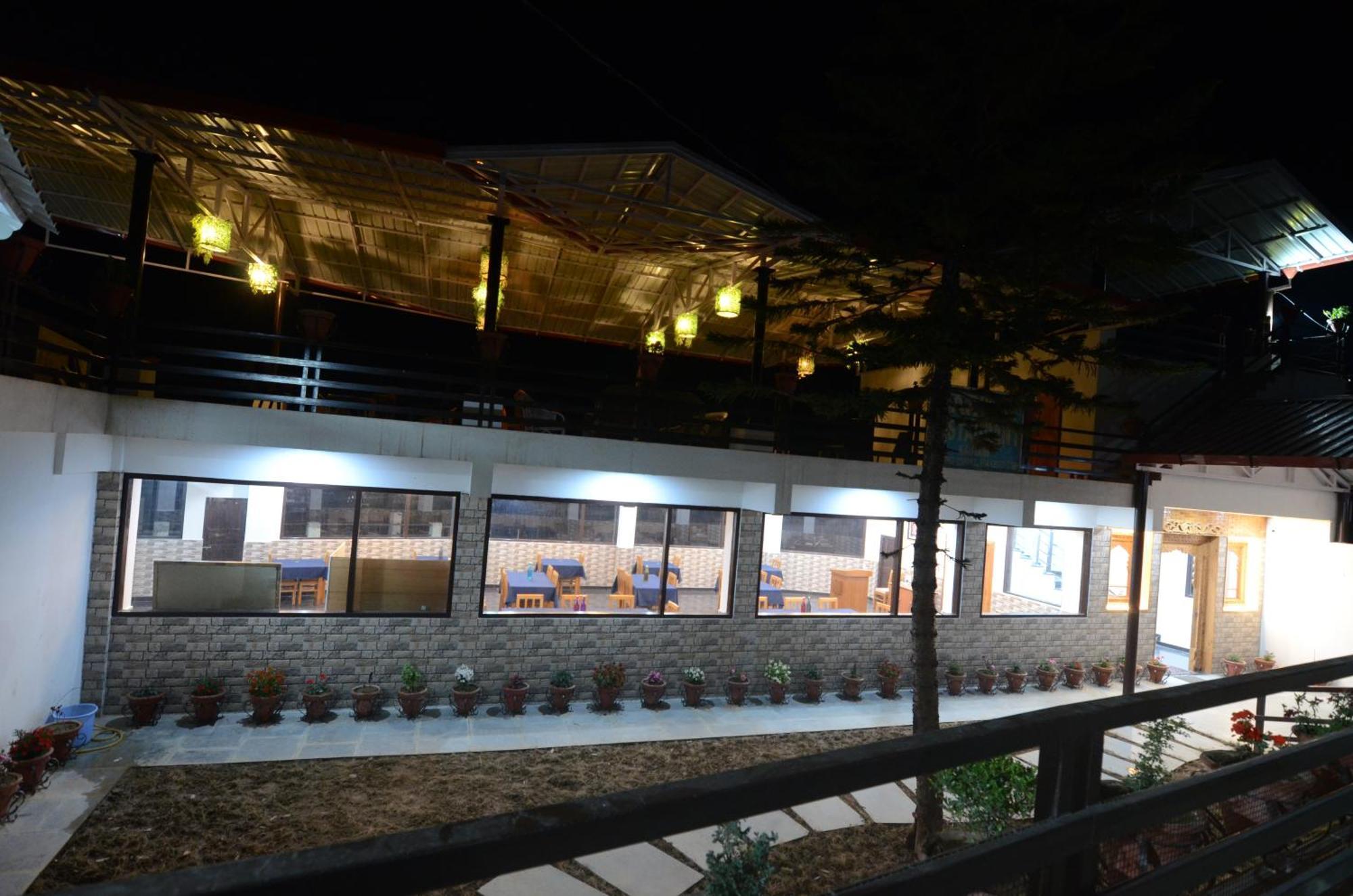 Uttarakhand Resort Kausani Bagian luar foto
