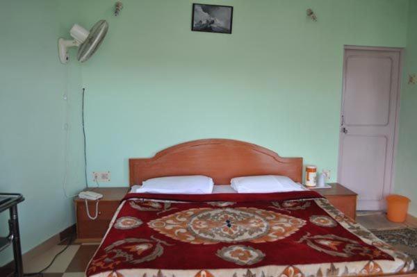 Uttarakhand Resort Kausani Bagian luar foto