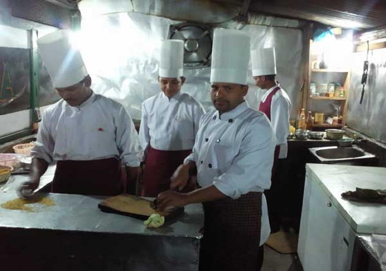 Uttarakhand Resort Kausani Bagian luar foto