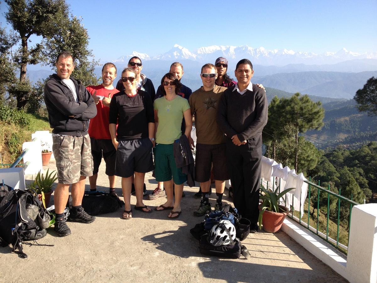 Uttarakhand Resort Kausani Bagian luar foto